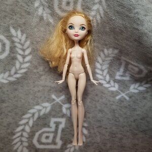 Ever After High Doll Apple White First Chapter Signature Nude Fashion Doll